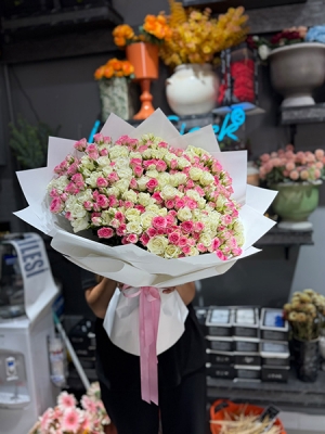 Pembe & Beyaz Çardak Gül Buketi