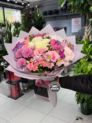 Pembe Bahar Buketi – İthal Çiçek Tasarım Buketi