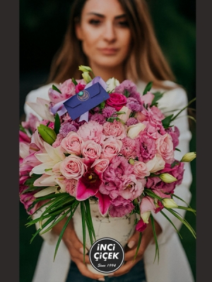 Lüks Pembe Lilyum & Gül Aranjmanı